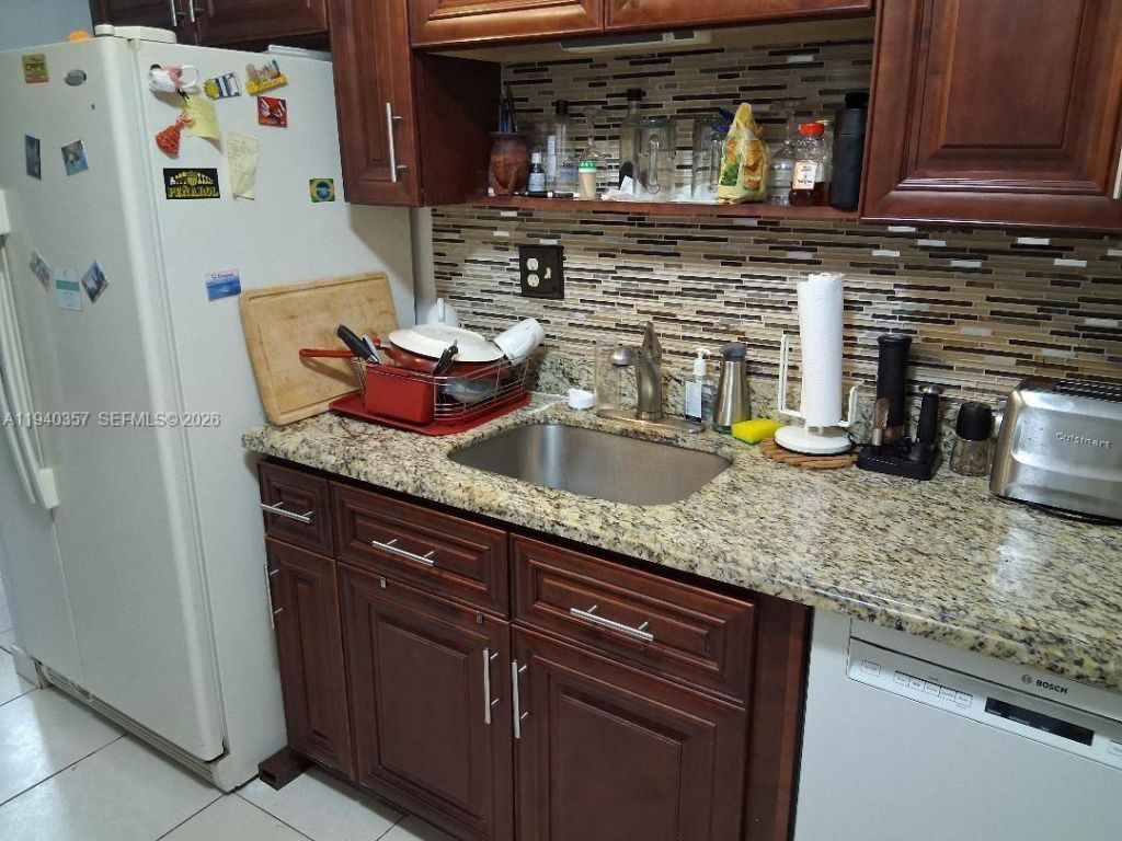 1400 Saint Charles Pl, Unit 524, Pembroke Pines, FL 33026 Photo