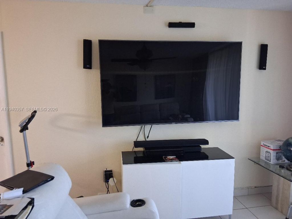 1400 Saint Charles Pl, Unit 524, Pembroke Pines, FL 33026 Photo