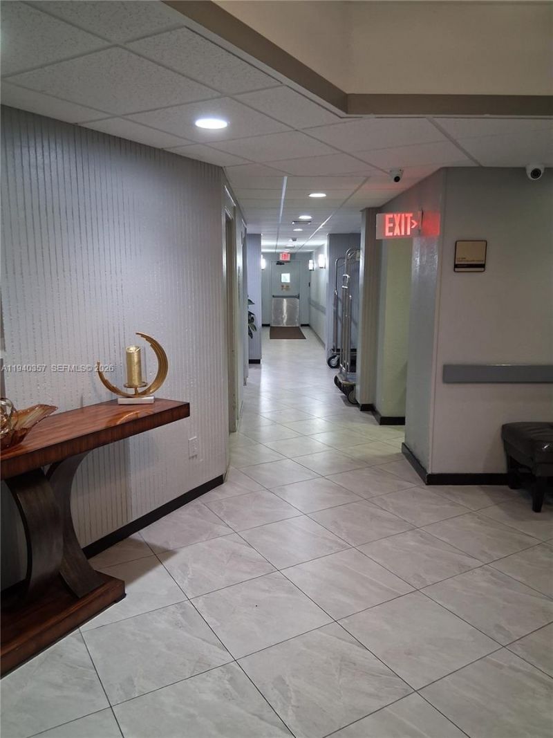 1400 Saint Charles Pl, Unit 524, Pembroke Pines, FL 33026 Photo