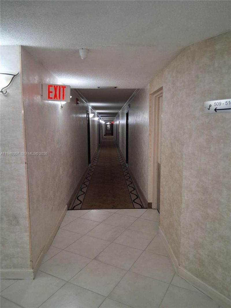 1400 Saint Charles Pl, Unit 524, Pembroke Pines, FL 33026 Photo