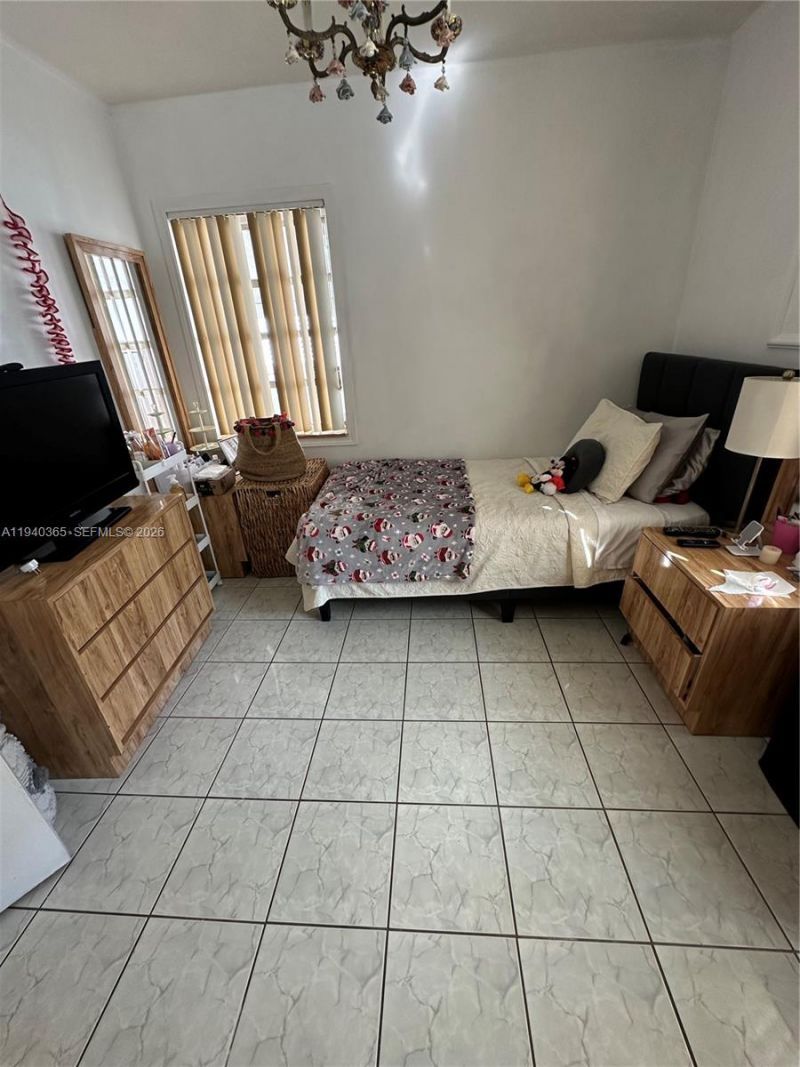 431 NW 32nd Ct, Miami, FL 33125 Photo