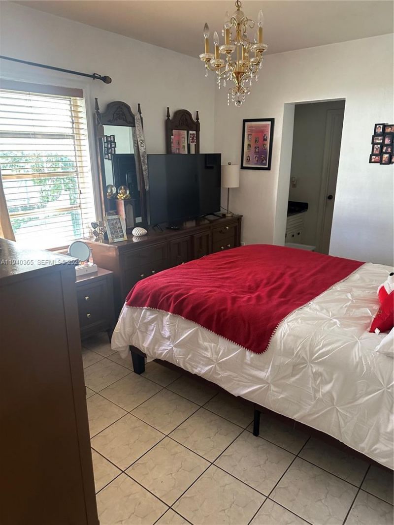 431 NW 32nd Ct, Miami, FL 33125 Photo