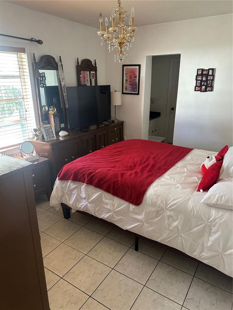 431 NW 32nd Ct, Miami, FL 33125 Photo