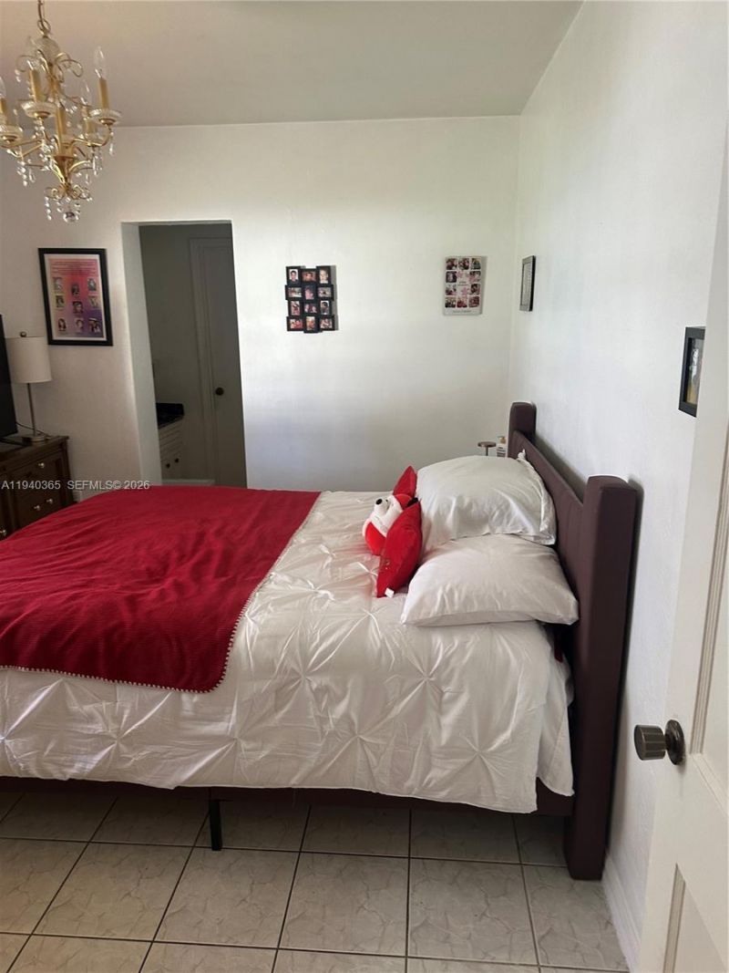 431 NW 32nd Ct, Miami, FL 33125 Photo