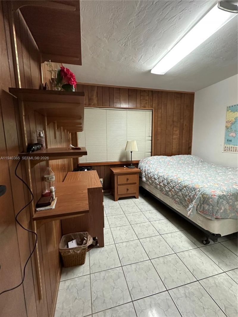 431 NW 32nd Ct, Miami, FL 33125 Photo