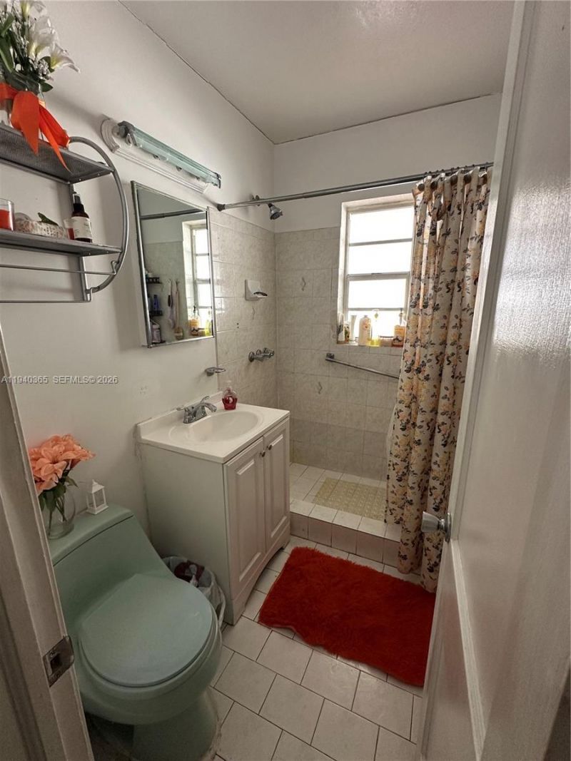 431 NW 32nd Ct, Miami, FL 33125 Photo