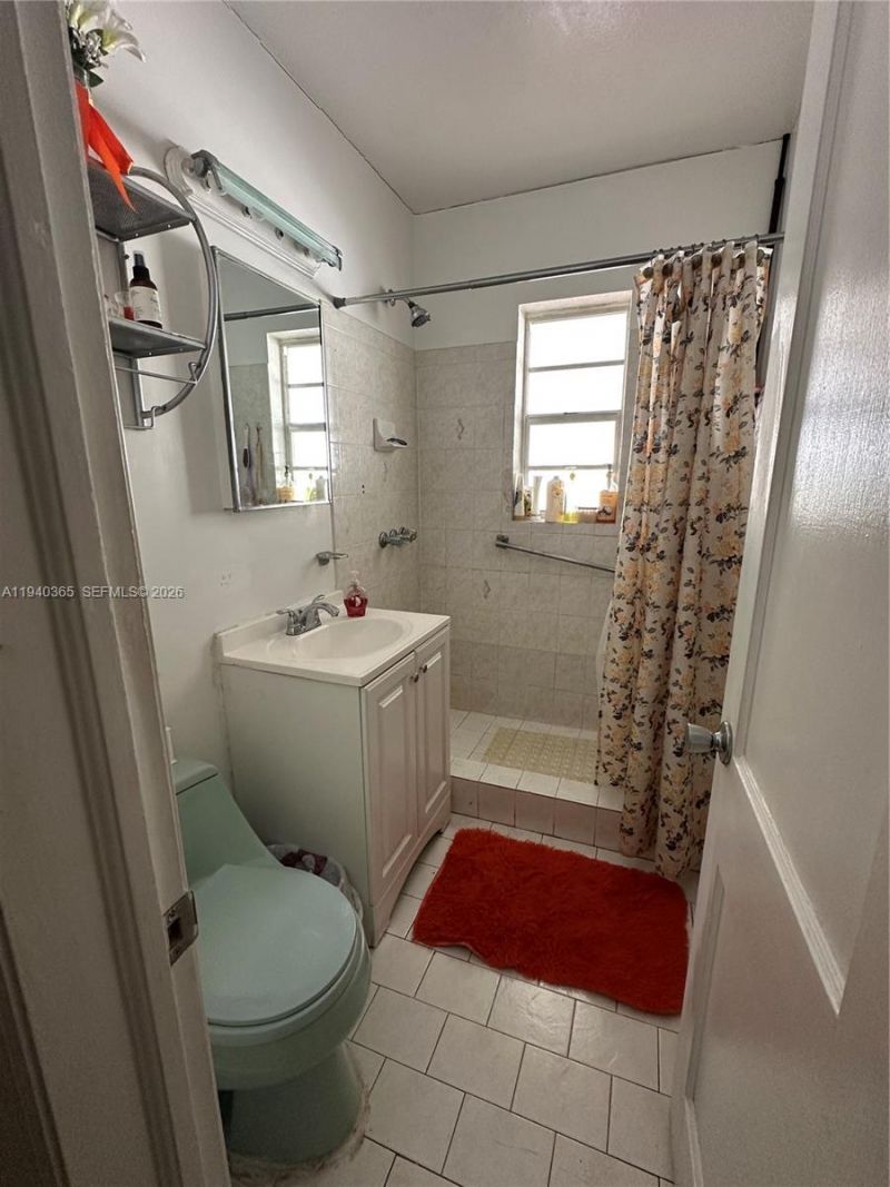 431 NW 32nd Ct, Miami, FL 33125 Photo