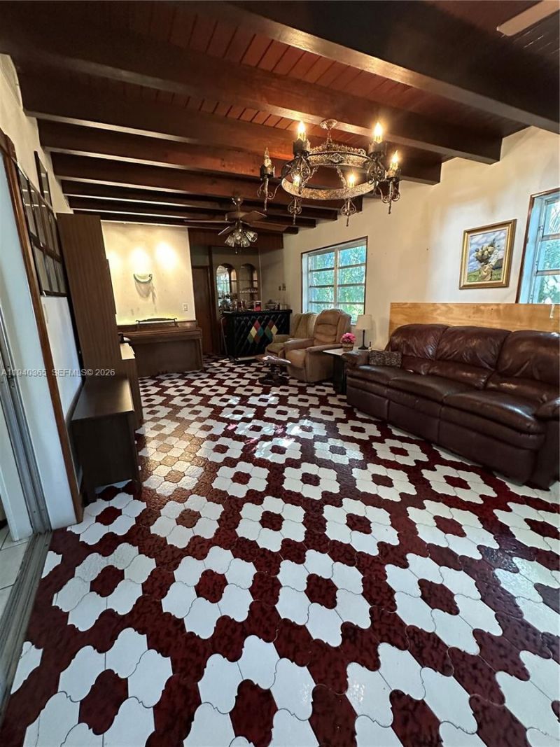 431 NW 32nd Ct, Miami, FL 33125 Photo