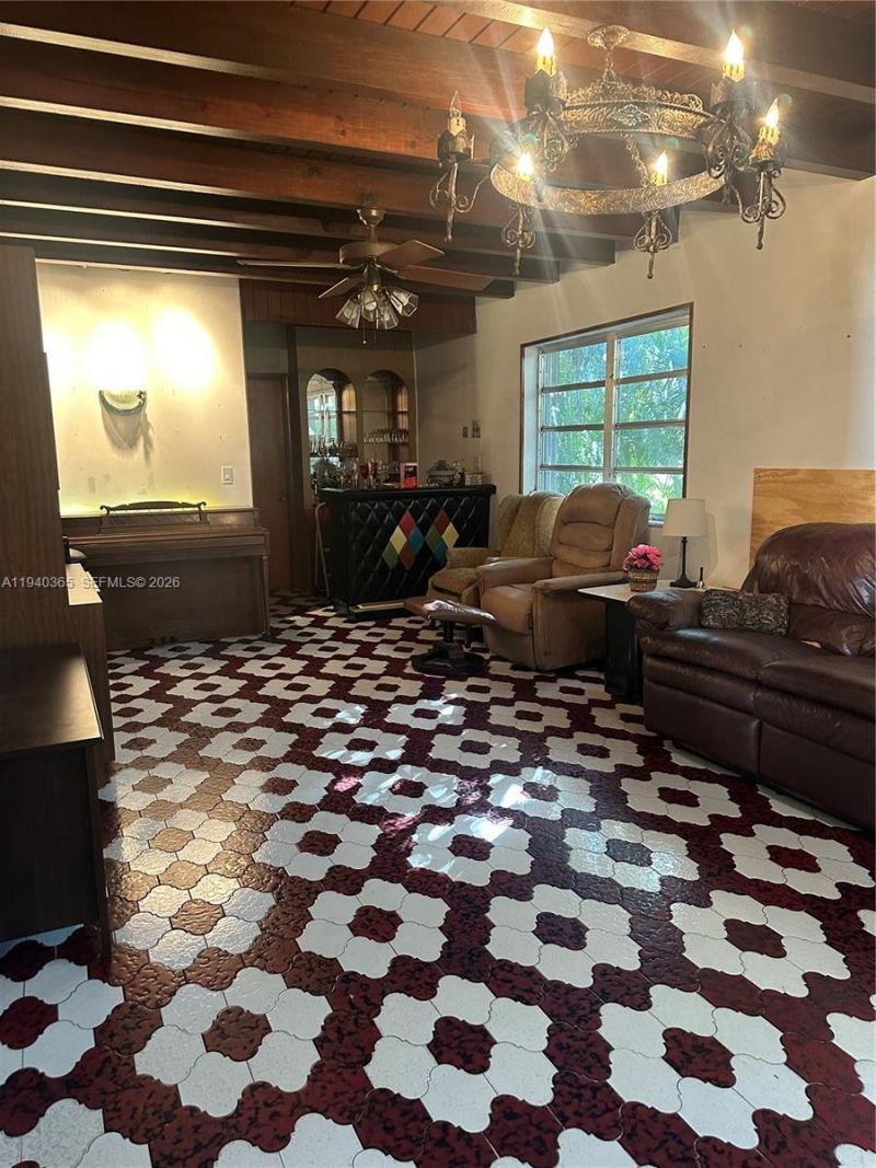 431 NW 32nd Ct, Miami, FL 33125 Photo