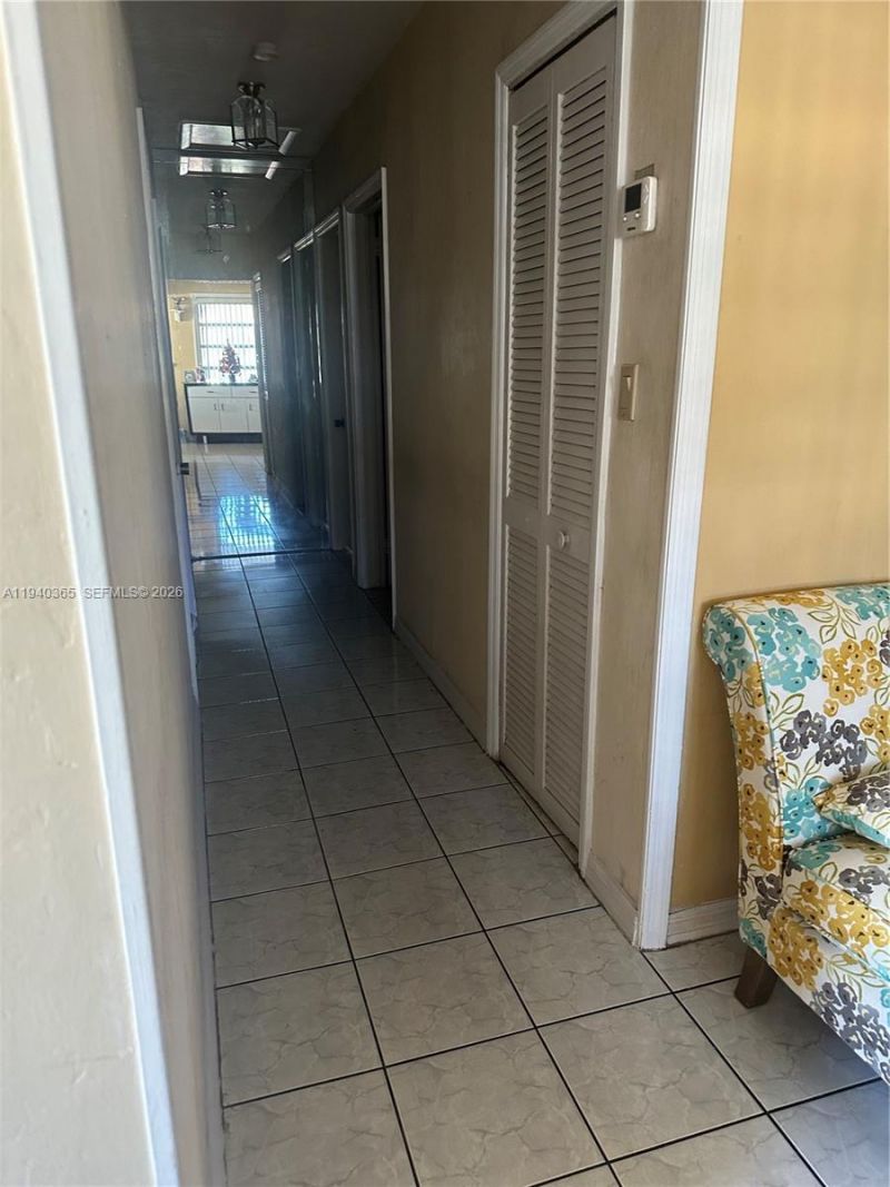 431 NW 32nd Ct, Miami, FL 33125 Photo