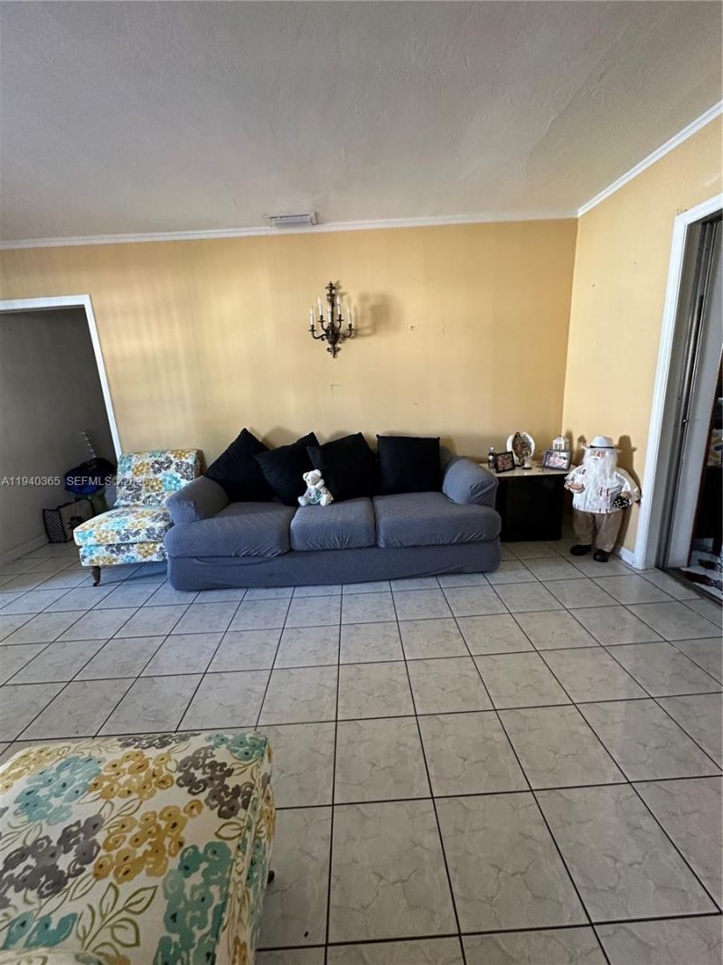 431 NW 32nd Ct, Miami, FL 33125 Photo