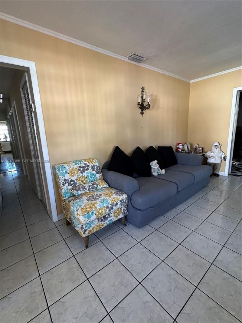 431 NW 32nd Ct, Miami, FL 33125 Photo