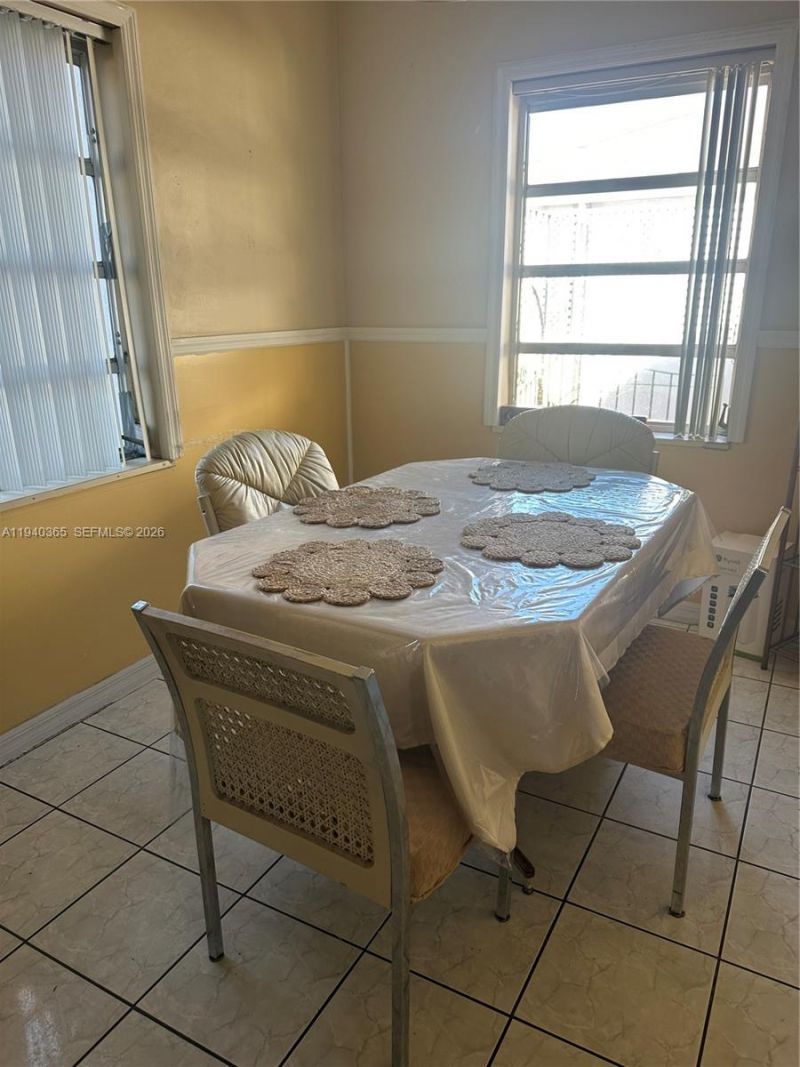 431 NW 32nd Ct, Miami, FL 33125 Photo