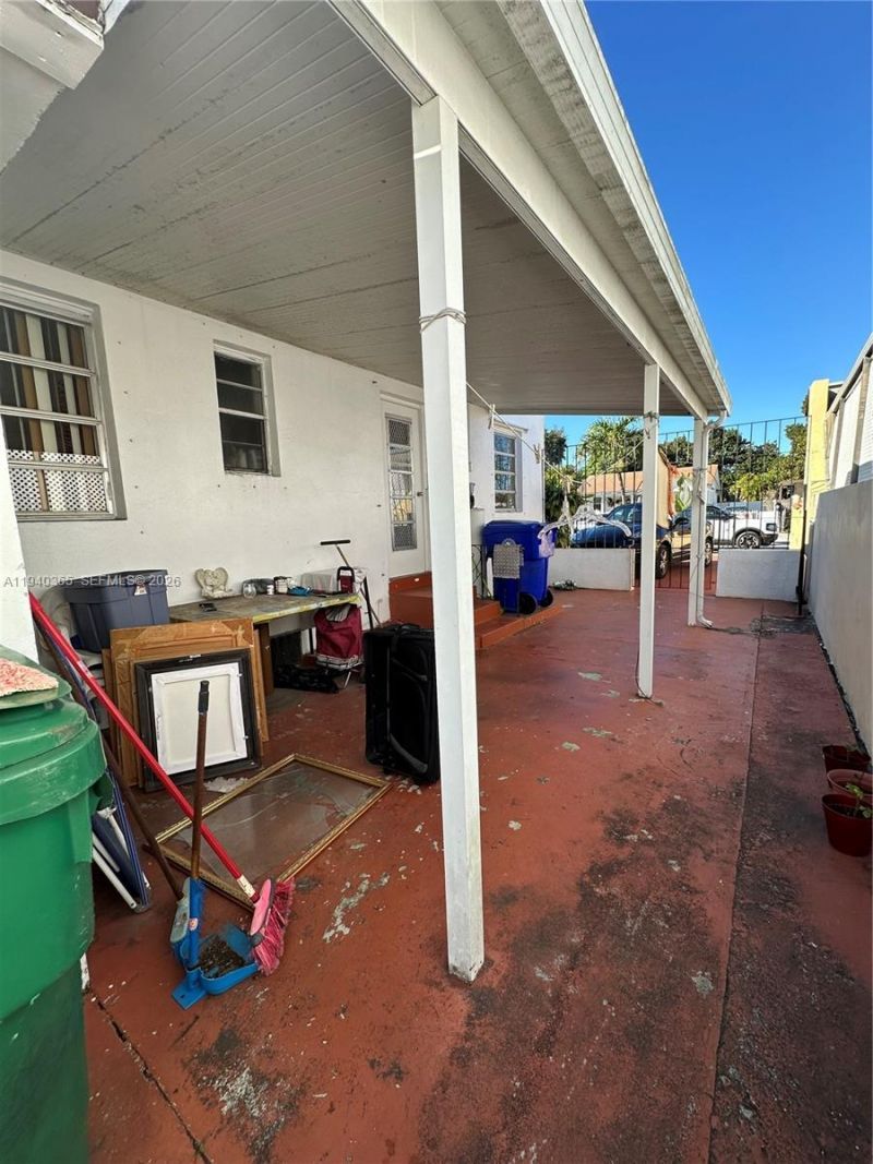 431 NW 32nd Ct, Miami, FL 33125 Photo