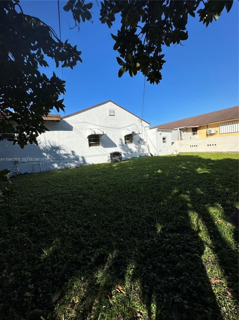 431 NW 32nd Ct, Miami, FL 33125 Photo