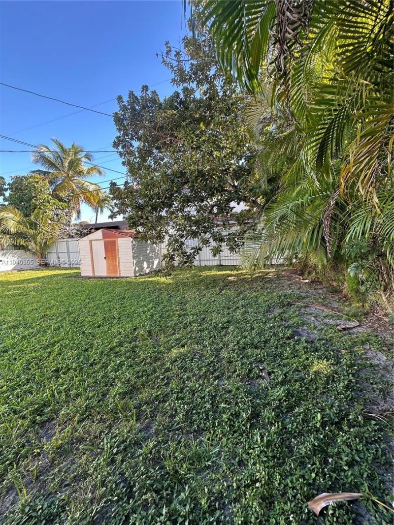 431 NW 32nd Ct, Miami, FL 33125 Photo