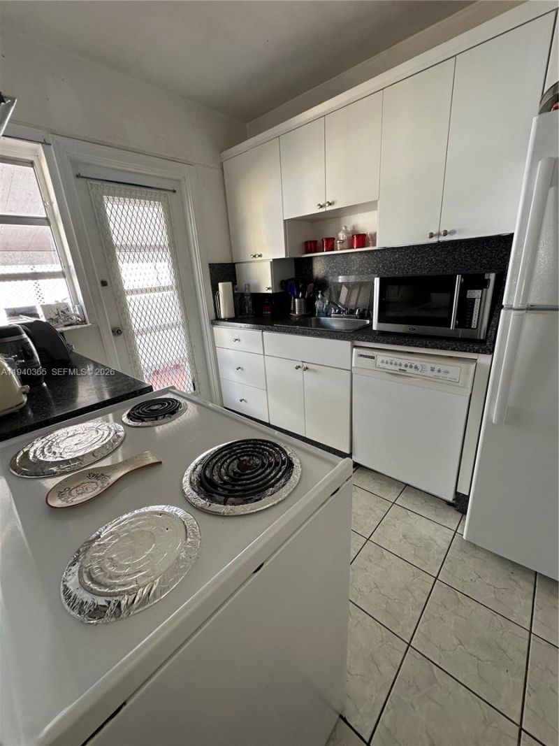 431 NW 32nd Ct, Miami, FL 33125 Photo