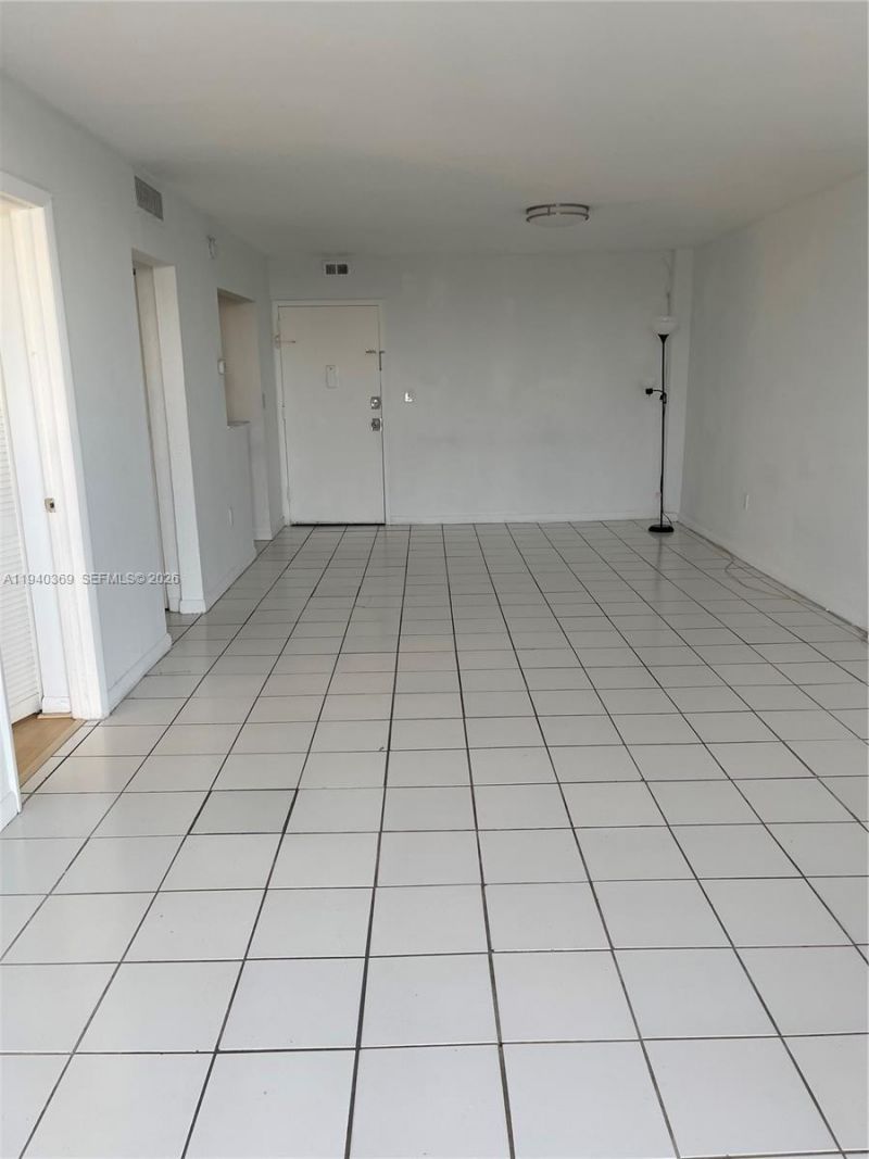 1251 NE 108th St, Unit 811, Miami, FL 33161 Photo