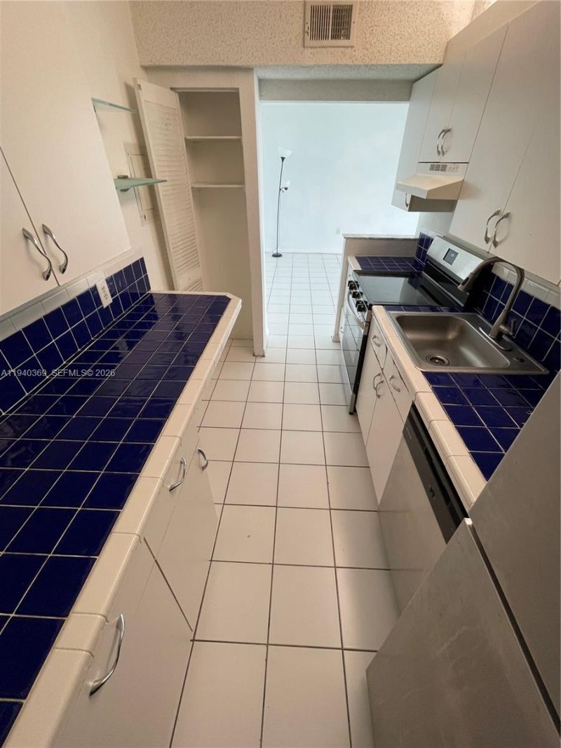 1251 NE 108th St, Unit 811, Miami, FL 33161 Photo