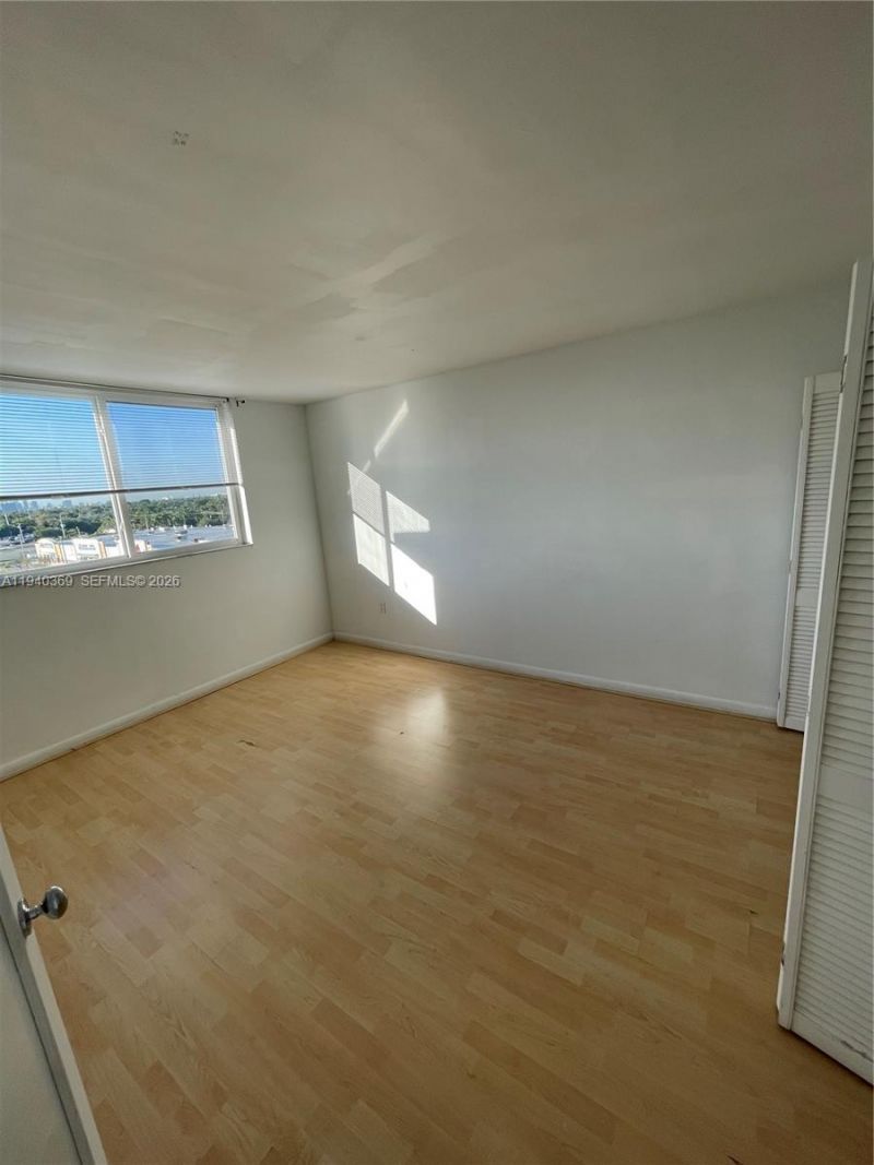 1251 NE 108th St, Unit 811, Miami, FL 33161 Photo