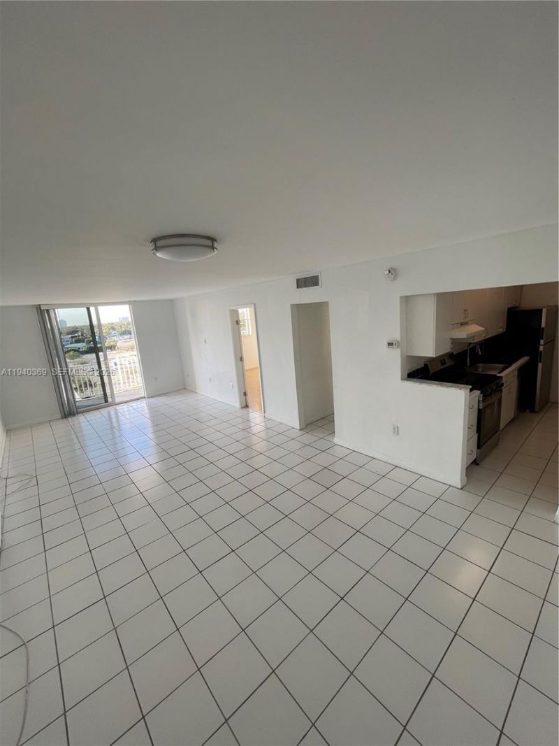 1251 NE 108th St, Unit 811, Miami, FL 33161 Photo