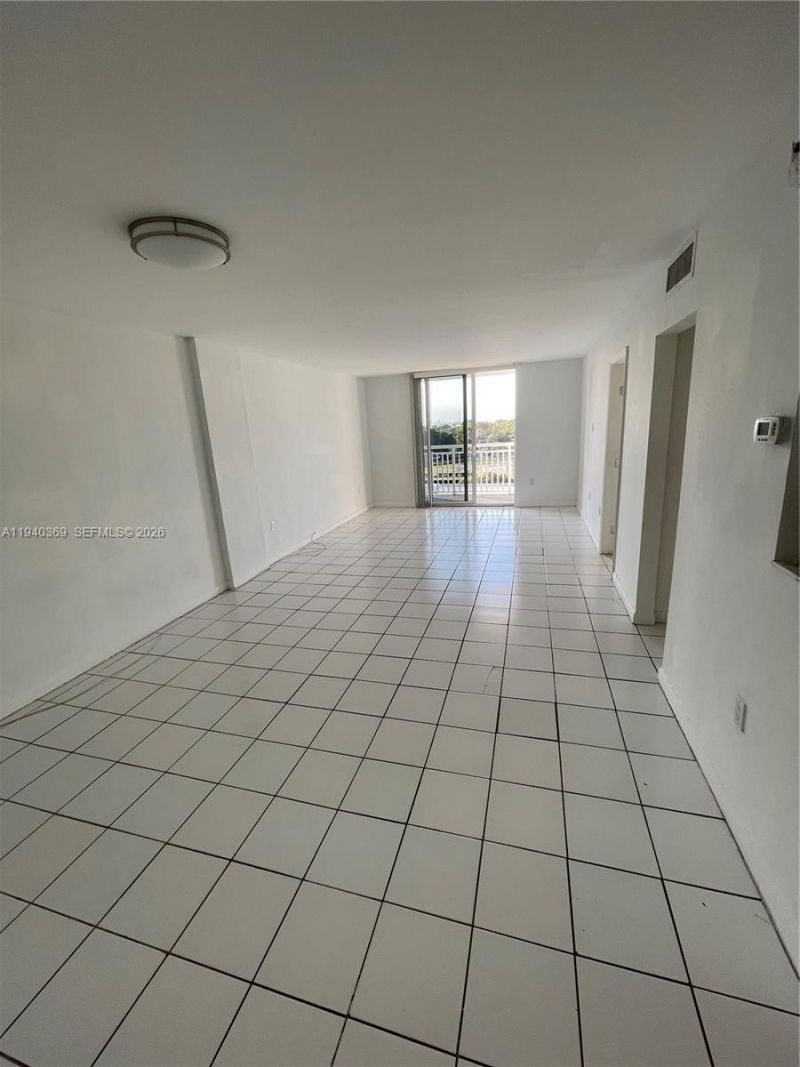 1251 NE 108th St, Unit 811, Miami, FL 33161 Photo