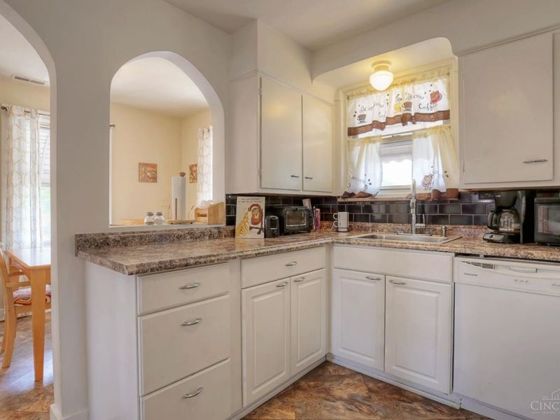 6758 Bramble Avenue, Cincinnati, OH 45227 Photo 48
