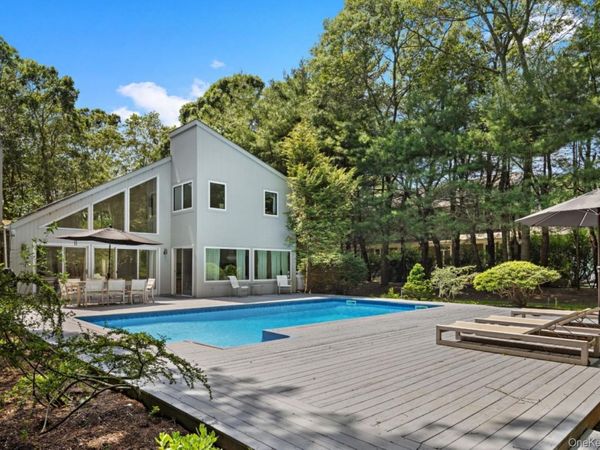 24 Quogue Riverhead Road, Quogue, NY 11959