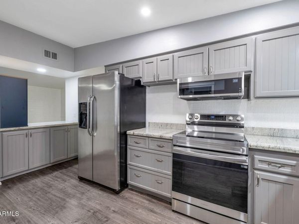 10829 W ABBOTT Avenue, Sun City, AZ 85351