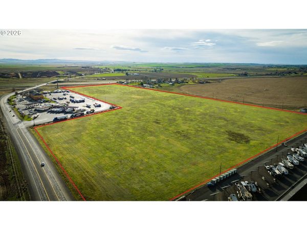 Highway 207, Hermiston, OR 97838