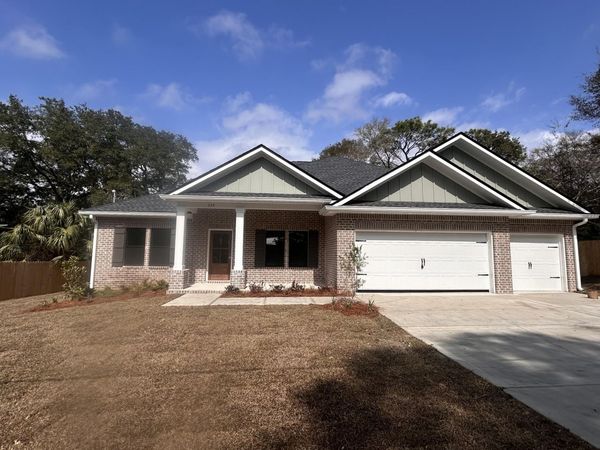 324 Hillcrest Avenue, Valparaiso, FL 32580