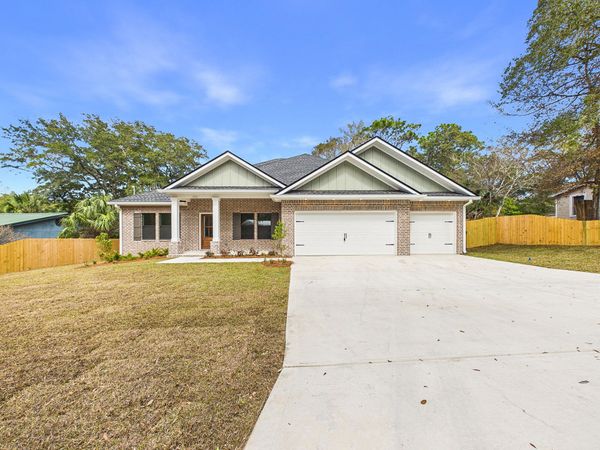 324 Hillcrest Avenue, Valparaiso, FL 32580