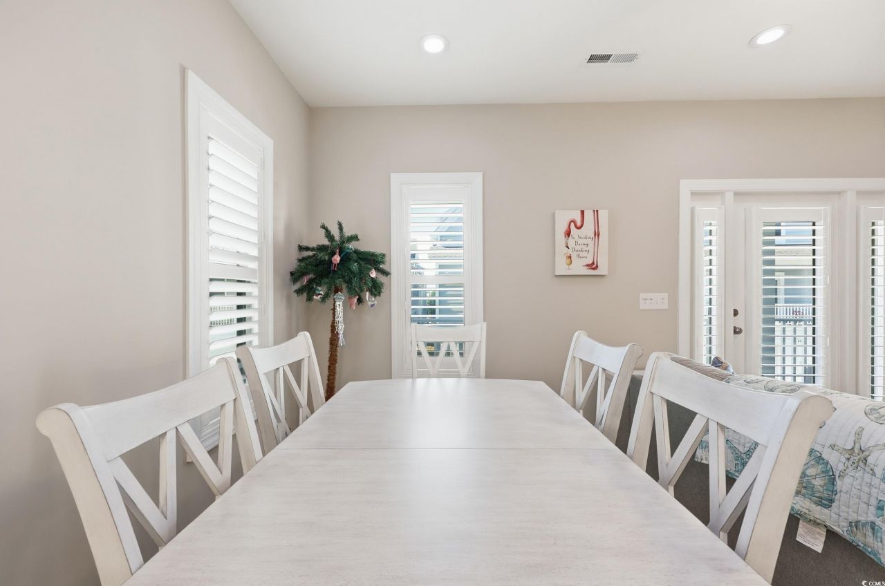 236 Gloucester Way Photo 12