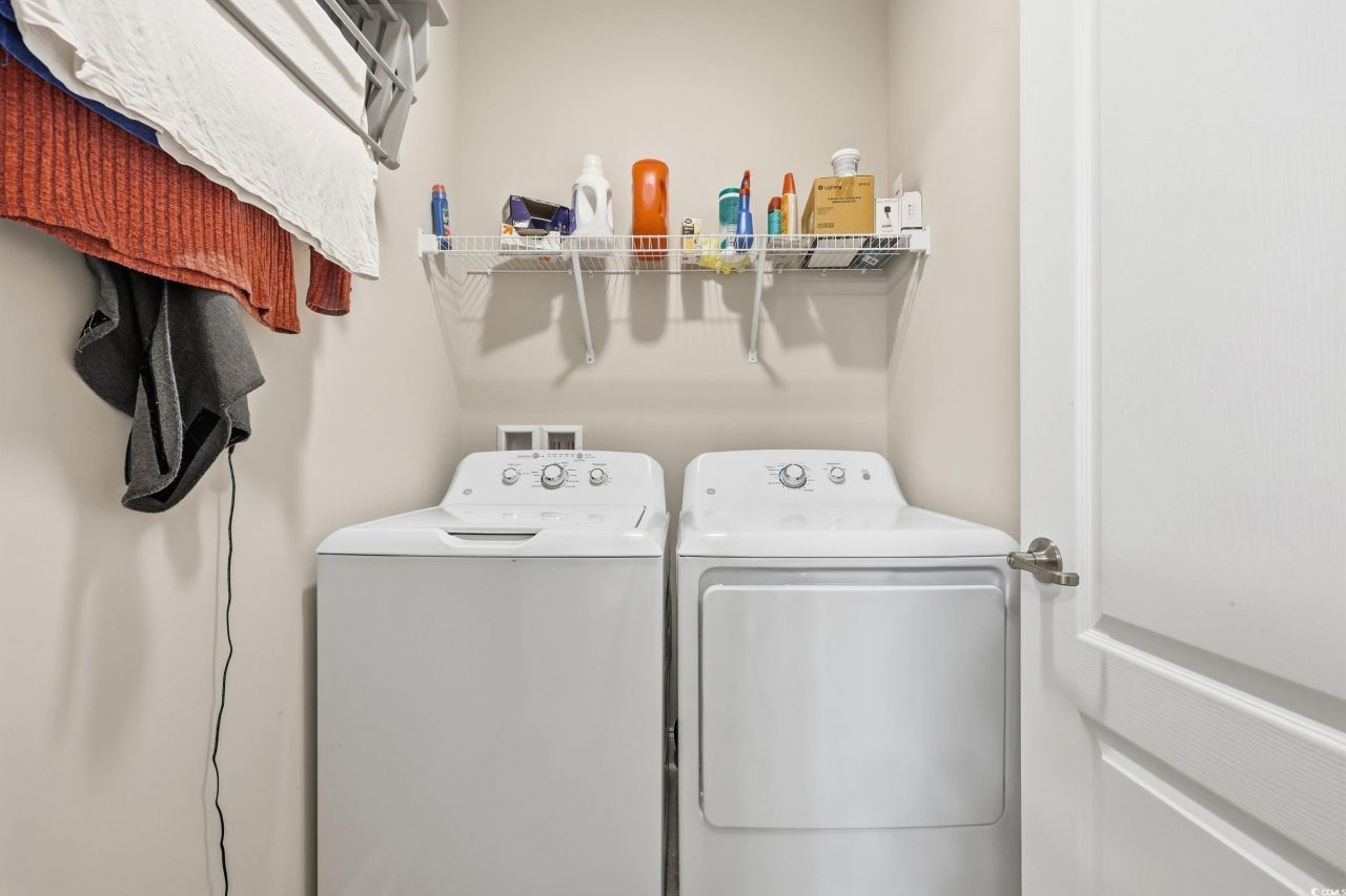 236 Gloucester Way Photo 23