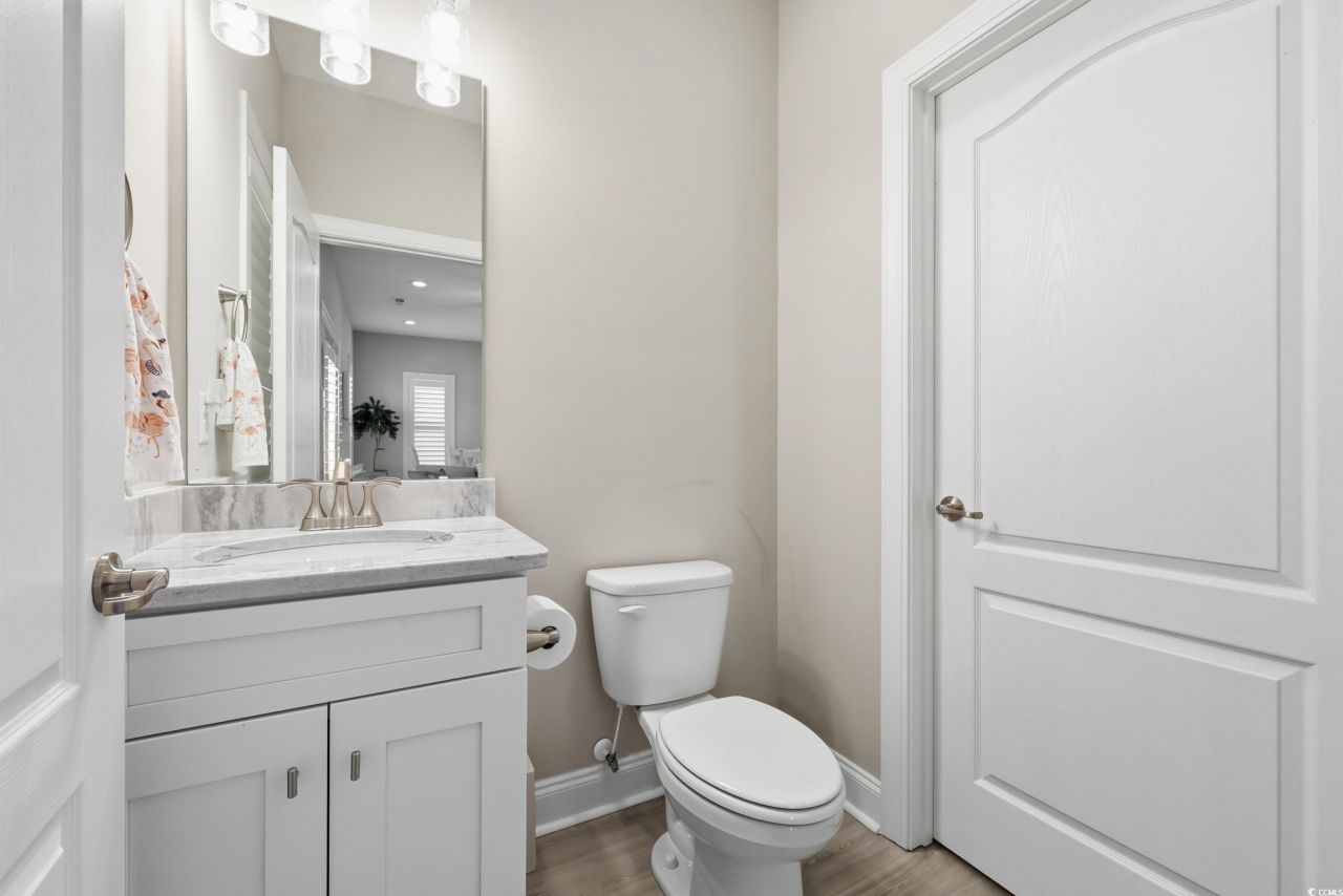 236 Gloucester Way Photo 24