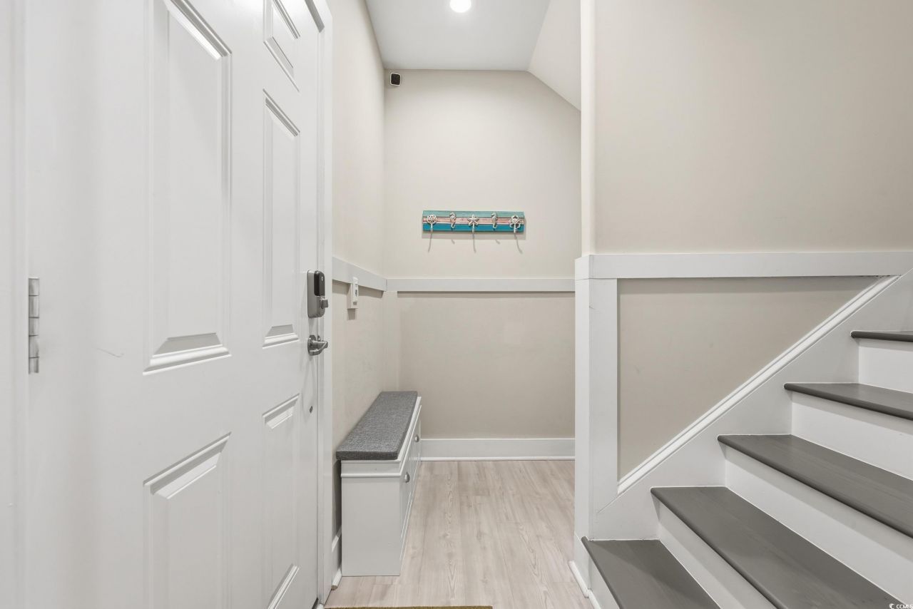 236 Gloucester Way Photo 4