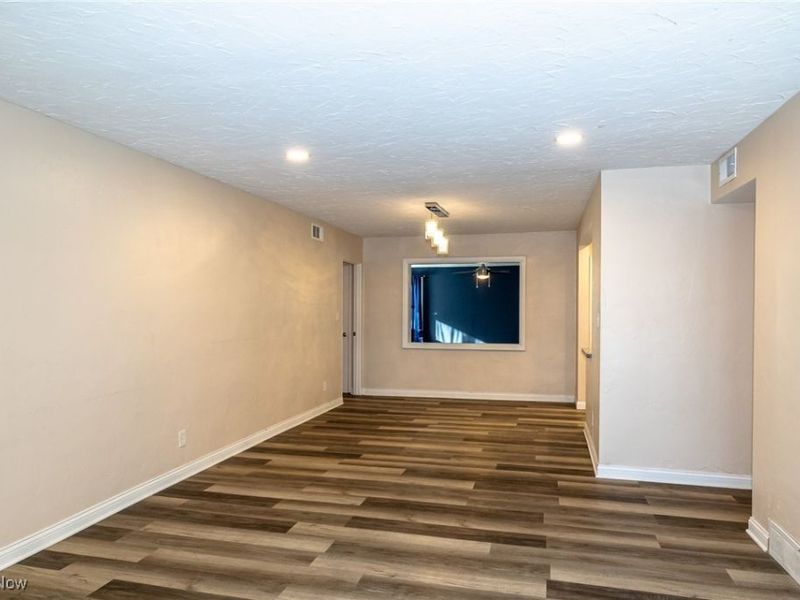 670 Hemlock Drive, Euclid, OH 44132 Photo 10