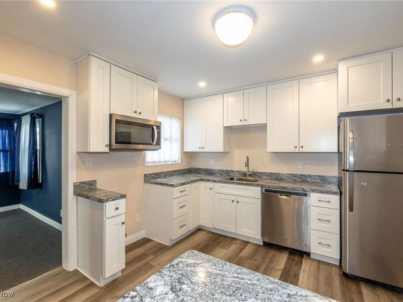 670 Hemlock Drive, Euclid, OH 44132 Photo 15