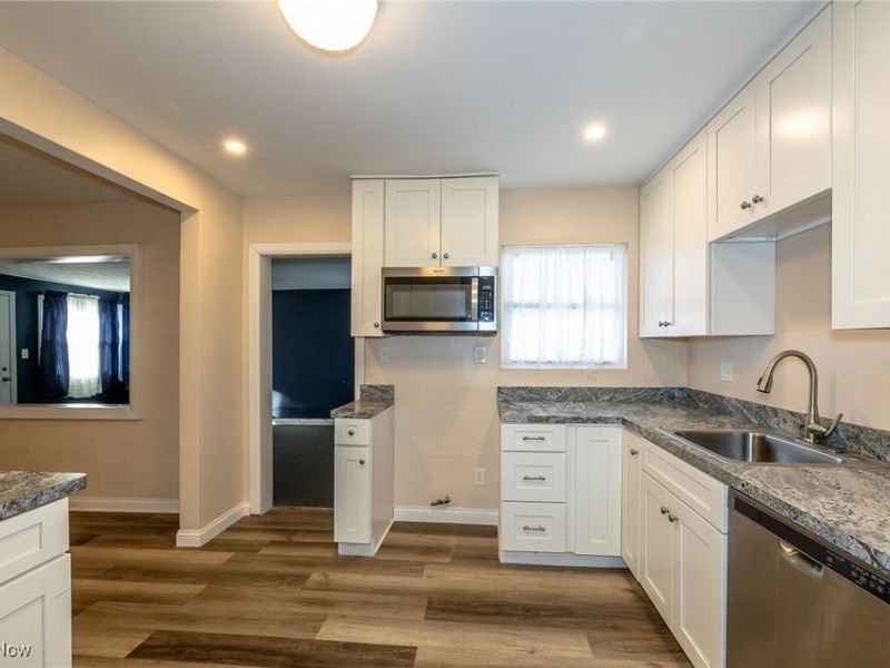 670 Hemlock Drive, Euclid, OH 44132 Photo 18