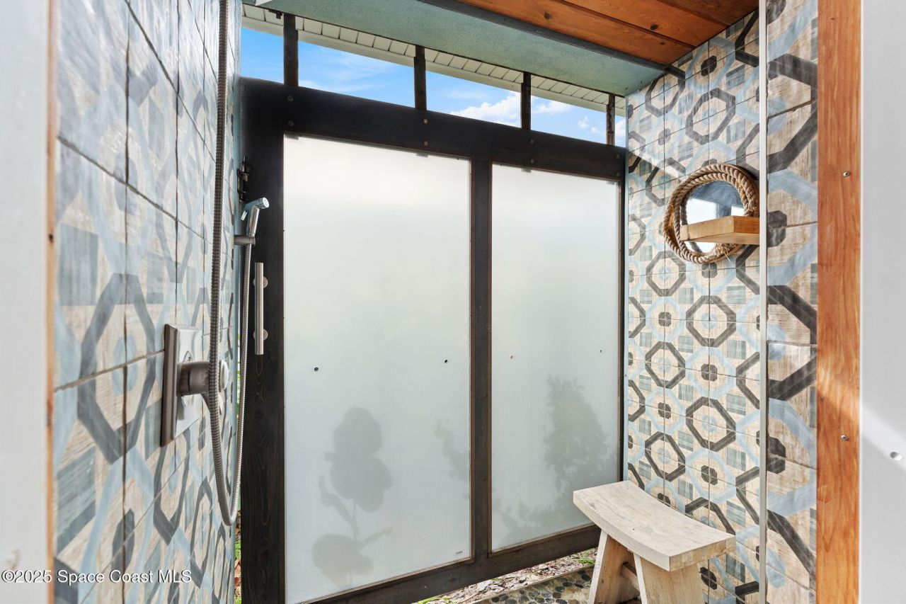 659 S Atlantic Avenue, Cocoa Beach, FL 32931 Photo