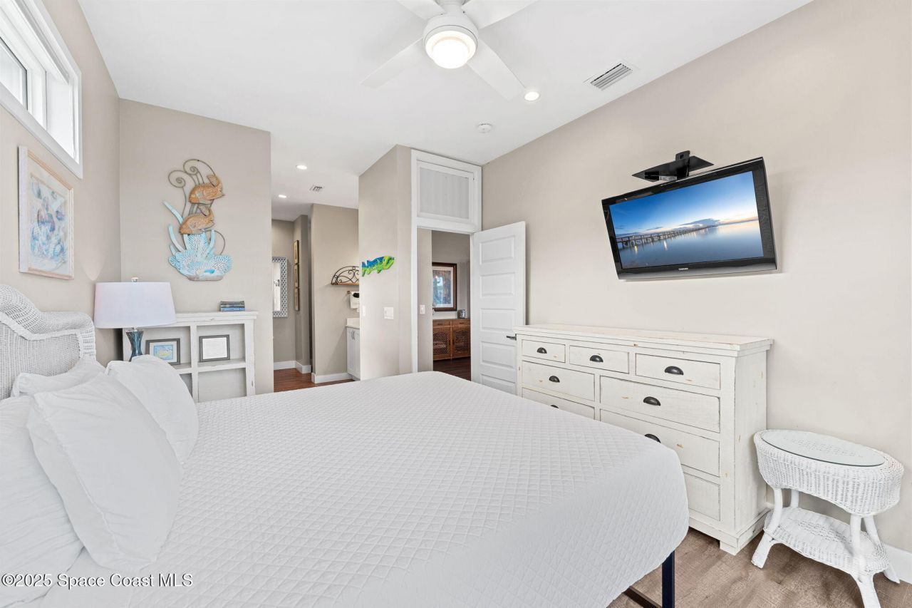 659 S Atlantic Avenue, Cocoa Beach, FL 32931 Photo