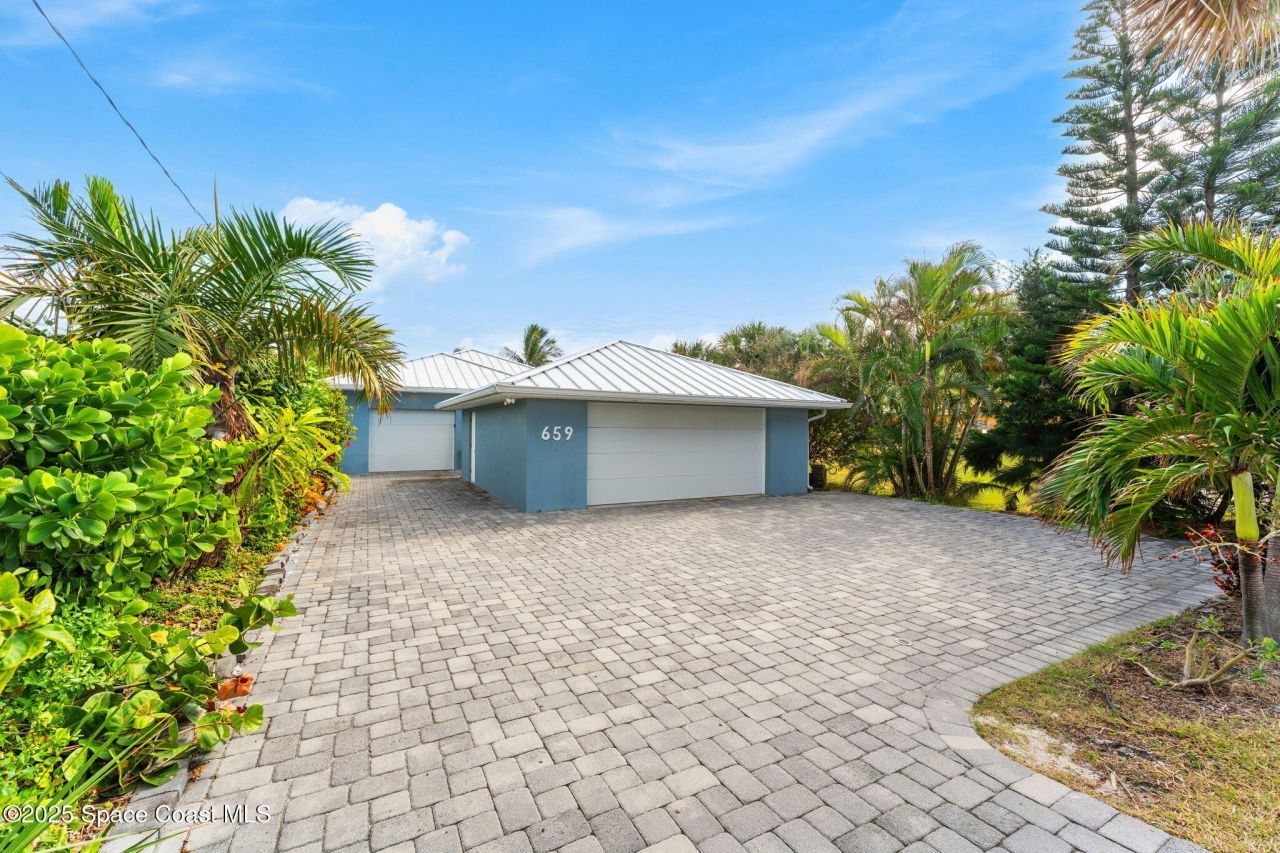 659 S Atlantic Avenue, Cocoa Beach, FL 32931 Photo