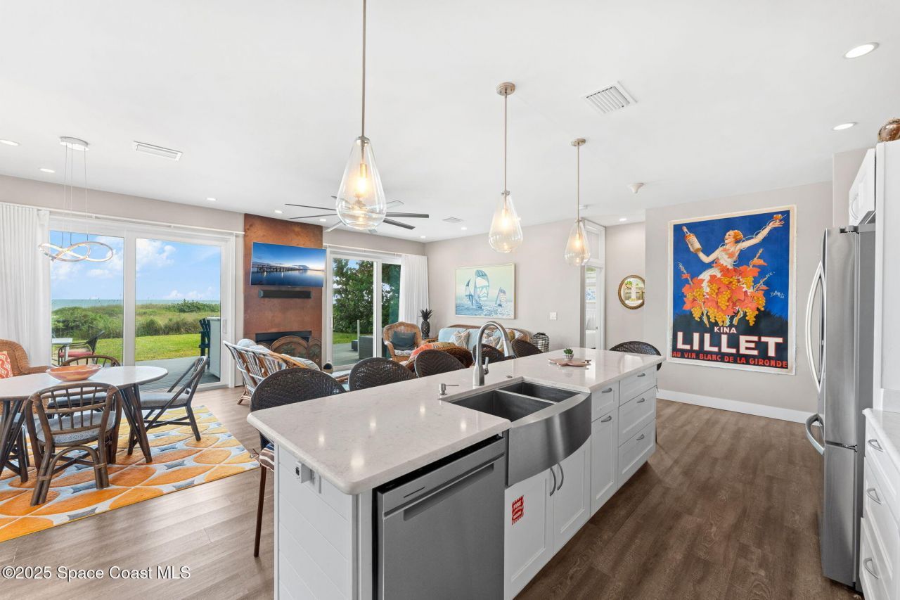 659 S Atlantic Avenue, Cocoa Beach, FL 32931 Photo