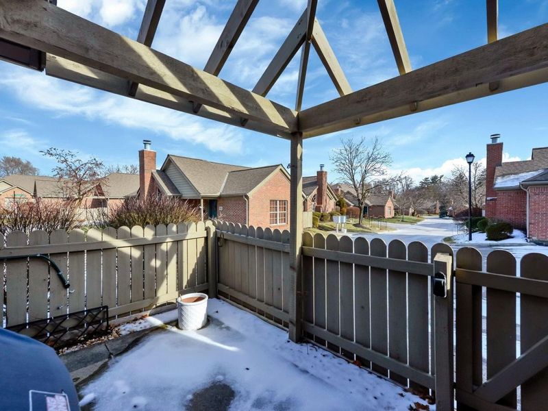 913 White Willow Lane, Columbus, OH 43235 Photo 27