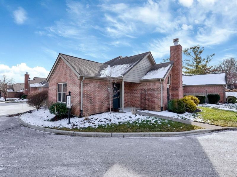 913 White Willow Lane, Columbus, OH 43235 Photo 3