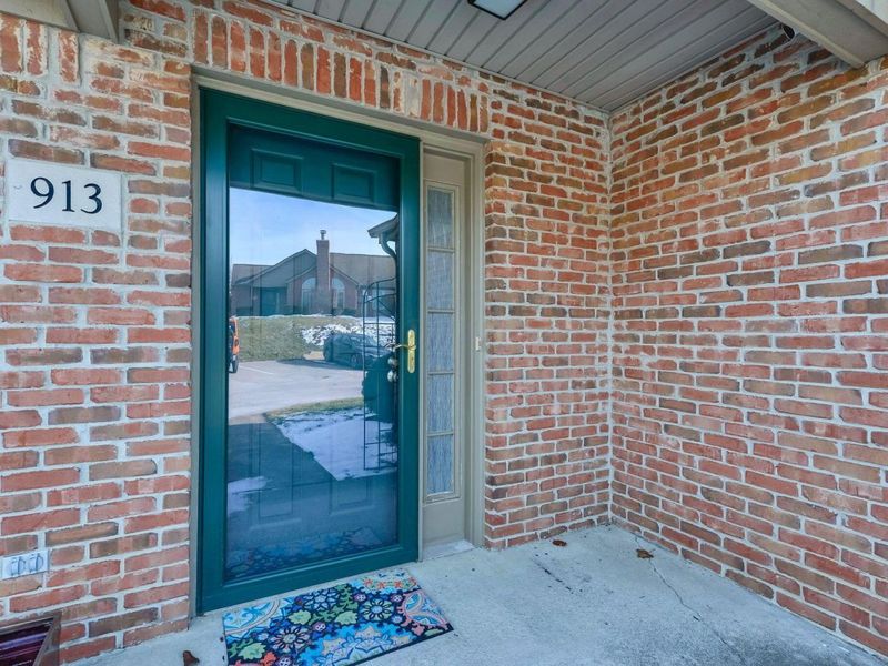 913 White Willow Lane, Columbus, OH 43235 Photo 5