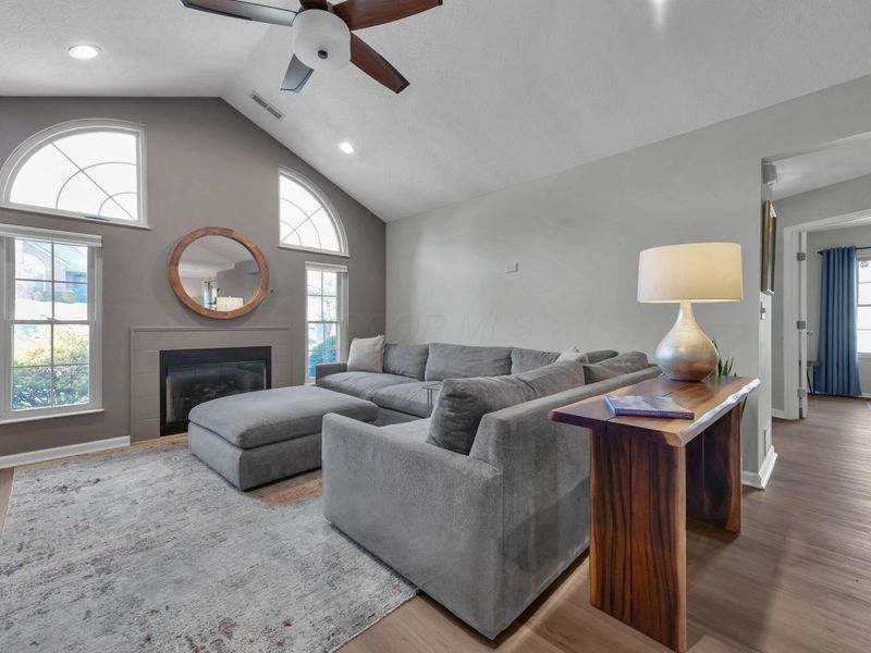 913 White Willow Lane, Columbus, OH 43235 Photo 8