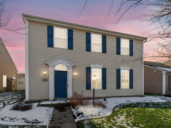 359 W Waterloo Street, Canal Winchester, OH 43110