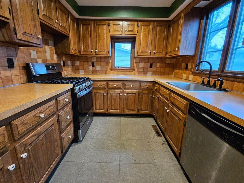 941 Rogers Street, Bucyrus, OH 44820 Photo 7