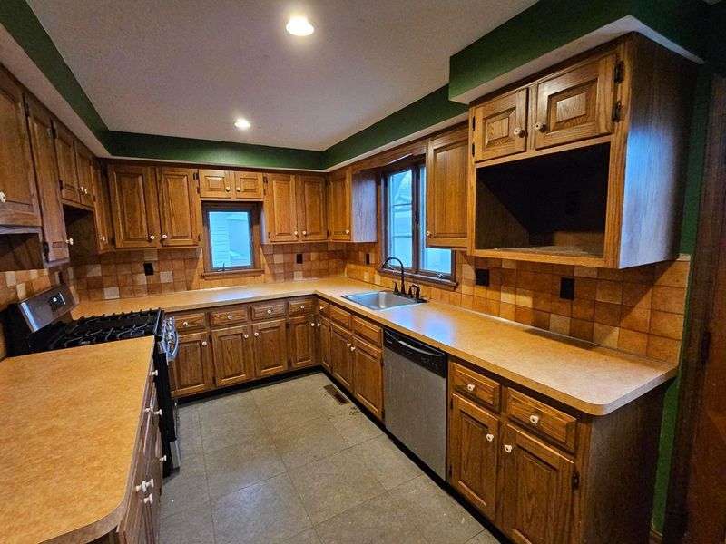 941 Rogers Street, Bucyrus, OH 44820 Photo 9